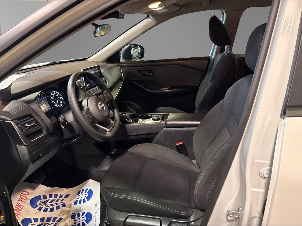 Used 2023 Nissan Rogue S AWD/4WD image 10