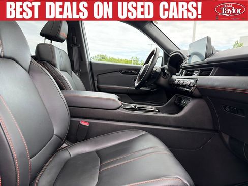 Used 2025 Honda Pilot TrailSport image 34