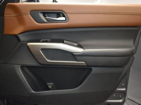 Used 2023 Nissan Pathfinder Platinum AWD/4WD image 14