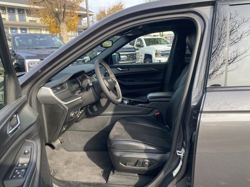 Used 2023 Jeep Grand Cherokee Altitude image 15