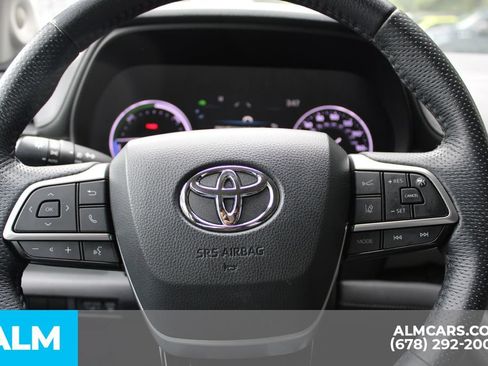 Used 2021 Toyota Sienna Limited FWD image 28