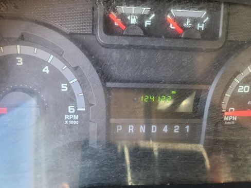 Used 2016 Ford E-450 and Econoline 450 Super Duty image 28