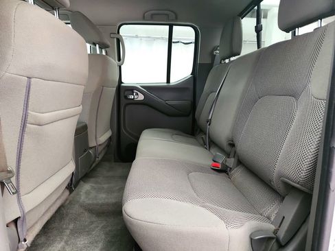 Used 2018 Nissan Frontier SV AWD/4WD image 21