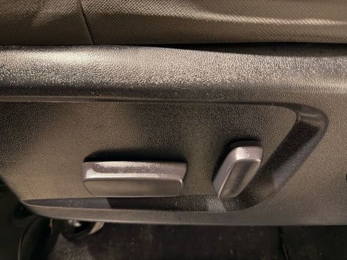 Used 2019 Toyota Tundra SR5 w/ SR5 Upgrade Package image 15