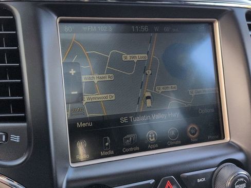 Used 2016 Jeep Grand Cherokee Limited w/ Luxury Group II image 19