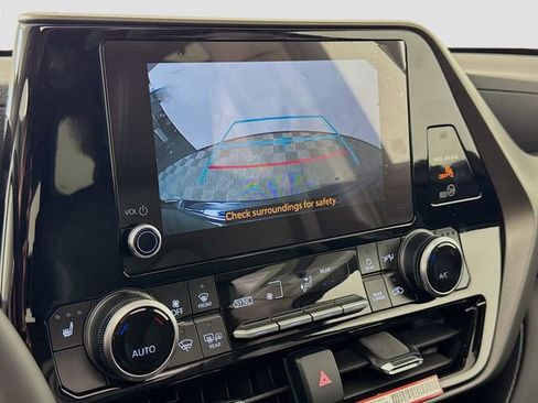 New 2026 Toyota Highlander XLE image 23