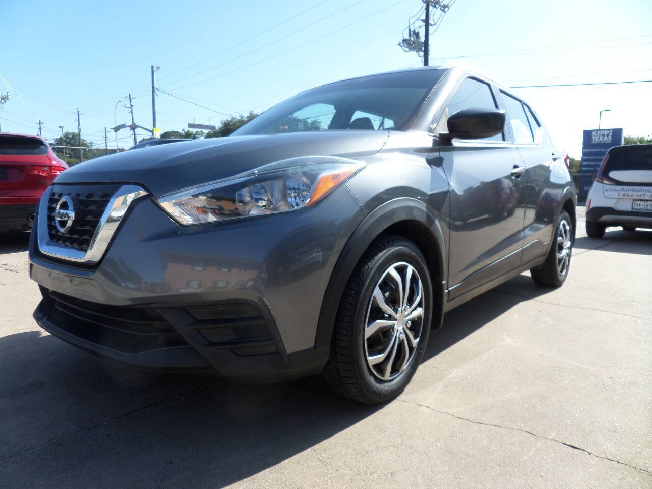 Used 2019 Nissan Kicks S w/ Exterior Electronics Package FWD image 1
