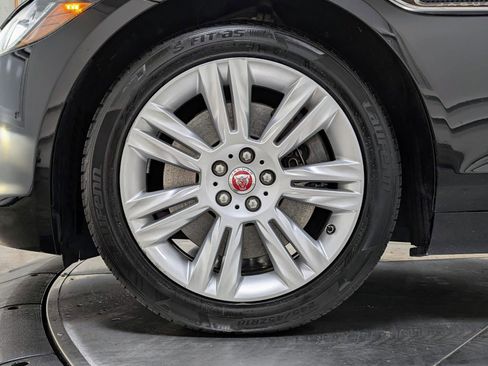 Used 2017 Jaguar XF Premium AWD/4WD image 12
