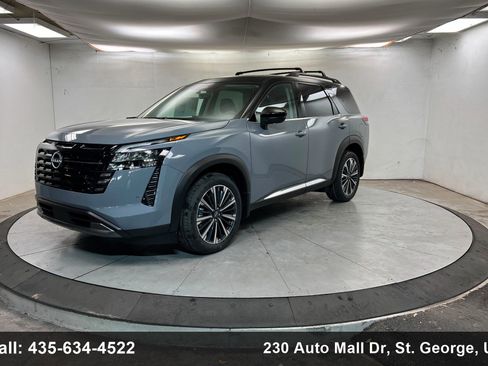New 2026 Nissan Pathfinder Platinum image 1