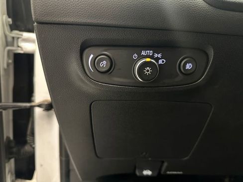 Used 2023 Buick Encore GX Preferred w/ Cold Weather Comfort Package FWD image 19