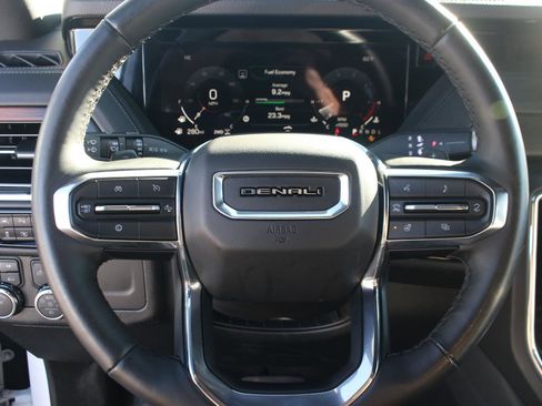 Used 2025 GMC Yukon XL Denali AWD/4WD image 20