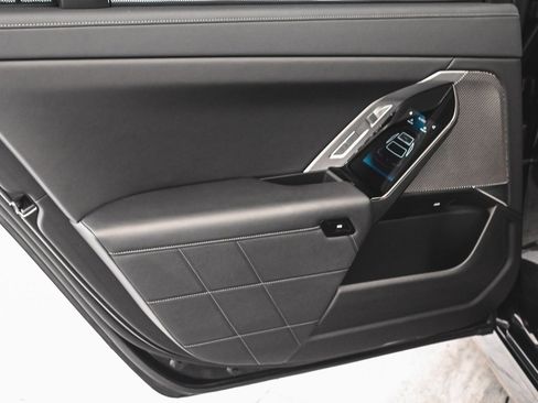 Used 2023 BMW i7 xDrive60 w/ Parking Assistance Package image 14