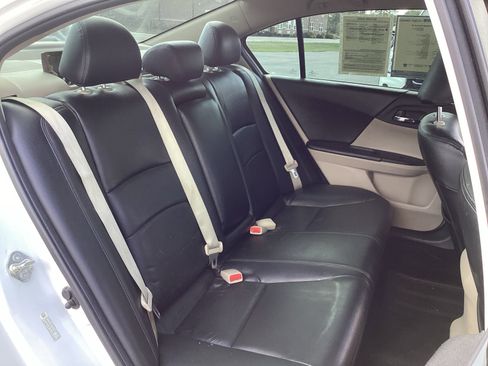 Used 2014 Honda Accord LX image 32