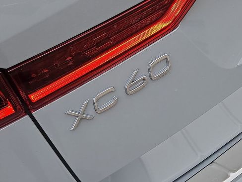 New 2026 Volvo XC60 B5 Core w/ Protection Package Premier image 11