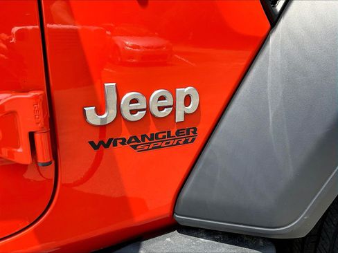 Used 2018 Jeep Wrangler Sport AWD/4WD image 22