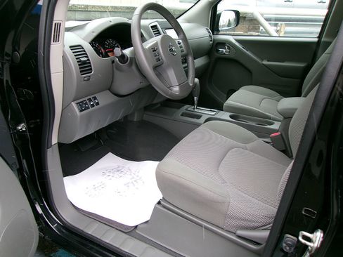 Used 2019 Nissan Frontier SV w/ Value Truck Package image 15