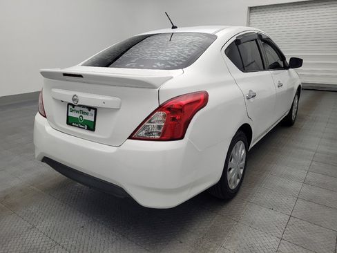 Used 2018 Nissan Versa SV image 9