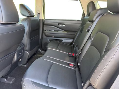Certified 2022 Nissan Pathfinder SL w/ Cargo Package AWD/4WD image 14