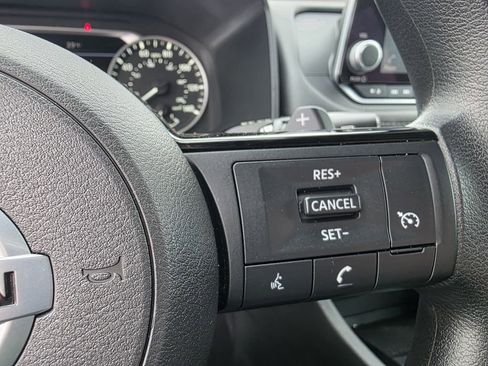 Used 2021 Nissan Rogue S image 19