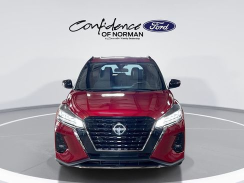 Used 2023 Nissan Kicks SR w/ SR Premium Package image 2