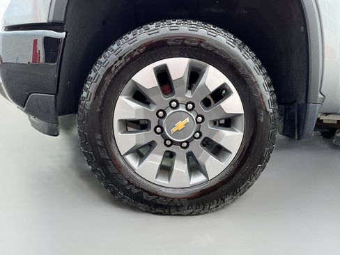 Used 2024 Chevrolet Silverado 2500 Custom w/ Custom Value Package AWD/4WD image 29