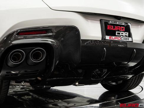 Used 2025 Ferrari Purosangue AWD/4WD image 28