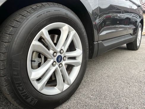 Used 2020 Ford Edge SEL image 11