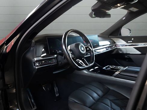 Used 2024 BMW i7 M70 AWD/4WD image 39
