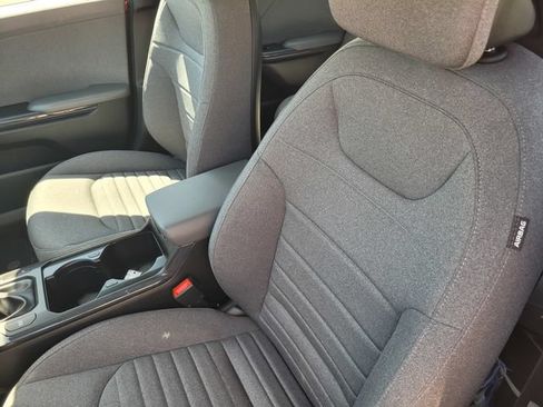 Used 2025 Kia K4 EX FWD image 11