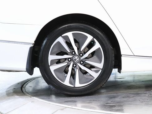 Used 2018 Honda Accord EX-L image 6