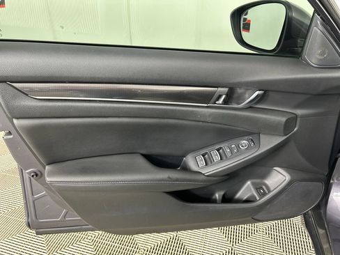 Used 2019 Honda Accord Sport image 10