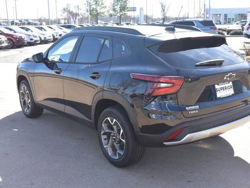 New 2026 Chevrolet Trax LT image 9
