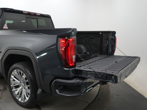 Used 2022 GMC Sierra 1500 Denali w/ Denali Reserve Package AWD/4WD image 11