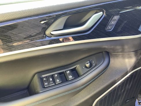 New 2024 Jeep Grand Cherokee Trailhawk image 9