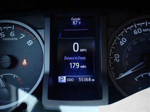 Used 2018 Toyota Tacoma TRD Off-Road w/ Technology Package AWD/4WD image 22