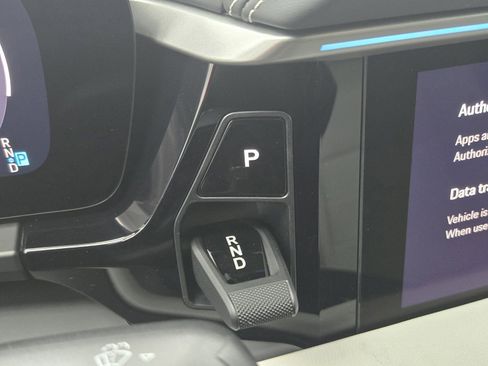 New 2025 Porsche Macan 4S Electric image 24