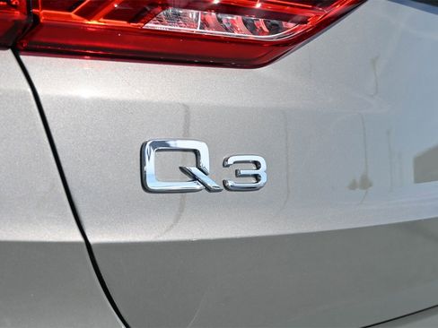 Certified 2025 Audi Q3 2.0T Premium Plus w/ Premium Plus Package image 18