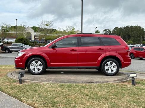 Used 2018 Dodge Journey SE w/ Connectivity Group FWD image 4