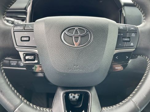 Certified 2025 Toyota Camry SE FWD image 7