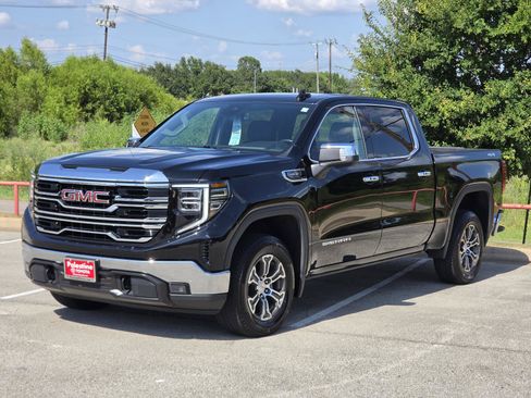 Used 2025 GMC Sierra 1500 SLT AWD/4WD image 3
