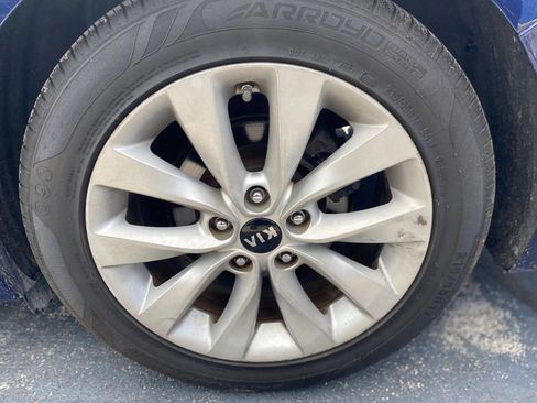 Used 2017 Kia Optima LX FWD image 23