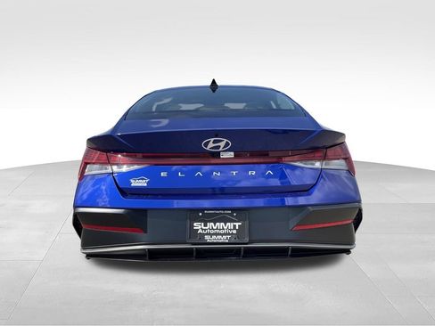 Used 2025 Hyundai Elantra SEL FWD image 29