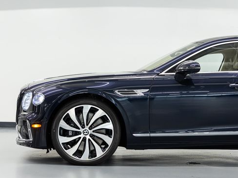 New 2026 Bentley Flying Spur Plug-In Hybrid AWD/4WD image 14