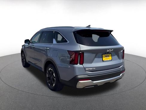 Used 2024 Kia Sorento S FWD image 11