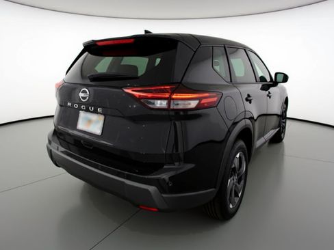 Used 2025 Nissan Rogue SV FWD image 9