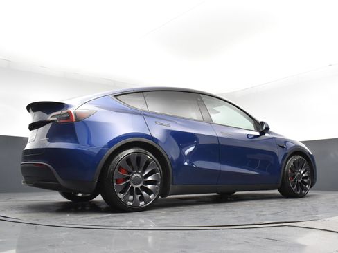 Used 2022 Tesla Model Y Performance AWD/4WD image 24
