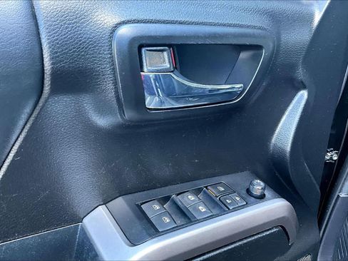 Used 2021 Toyota Tacoma Limited AWD/4WD image 32
