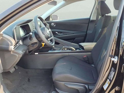 New 2026 Hyundai Elantra SE FWD image 9