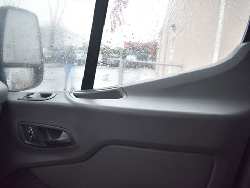 Used 2022 Ford Transit 350 DRW RWD image 20