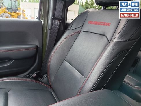 Used 2022 Jeep Wrangler Unlimited Rubicon w/ Cold Weather Group AWD/4WD image 14